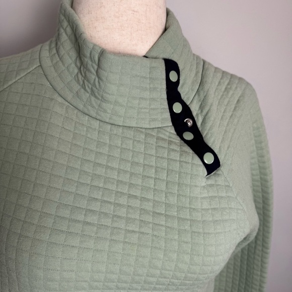 Women's Green Quilted Sweater - Picture 3 of 6
